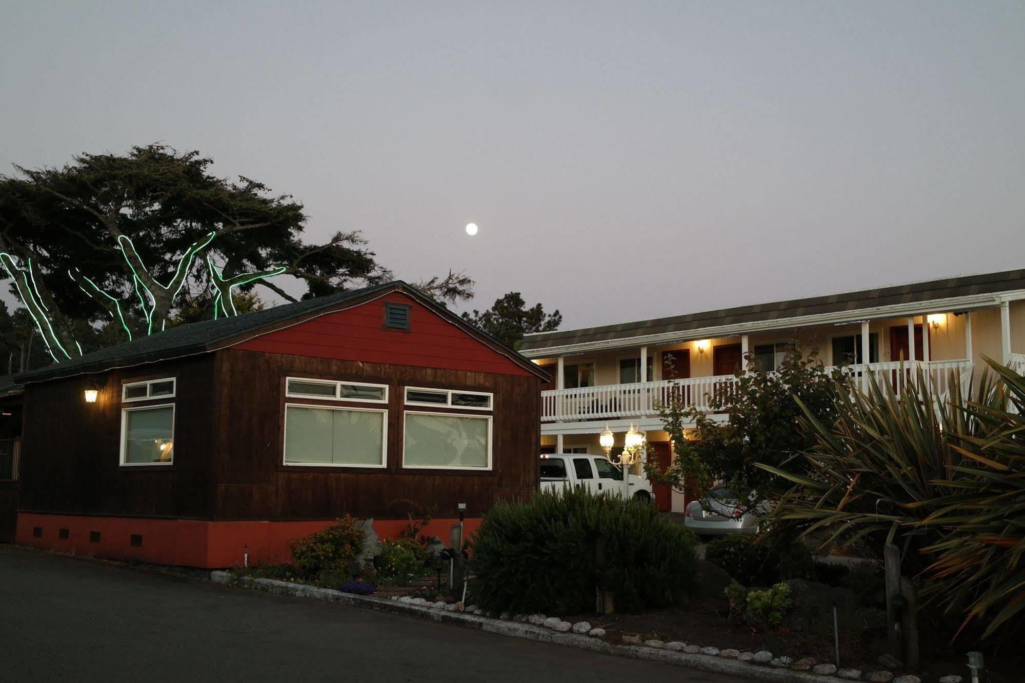 Coast And Hotel 3*
